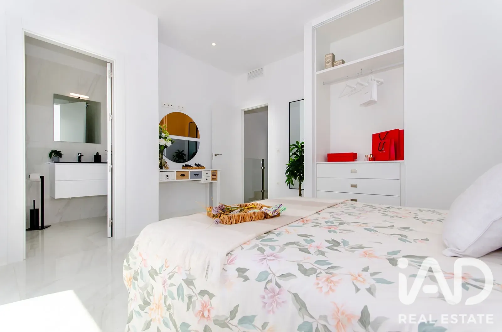 Modern 3-Bedroom House with Pool in Orihuela's Sunny Locale - View image 10 of 36