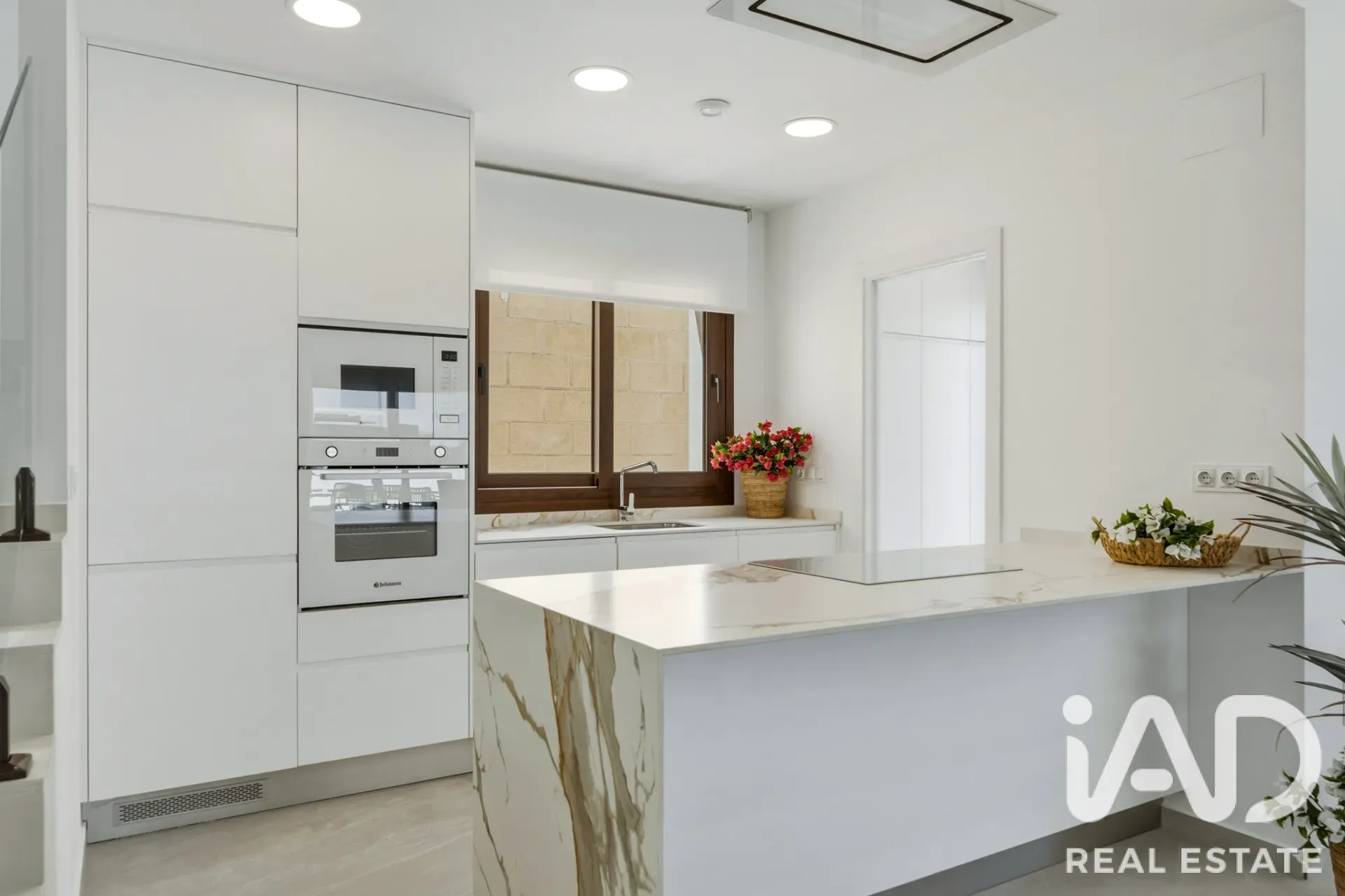 Modern 4-Bedroom Villa with Pool and Garden in Orihuela Spain - View image 7 of 39