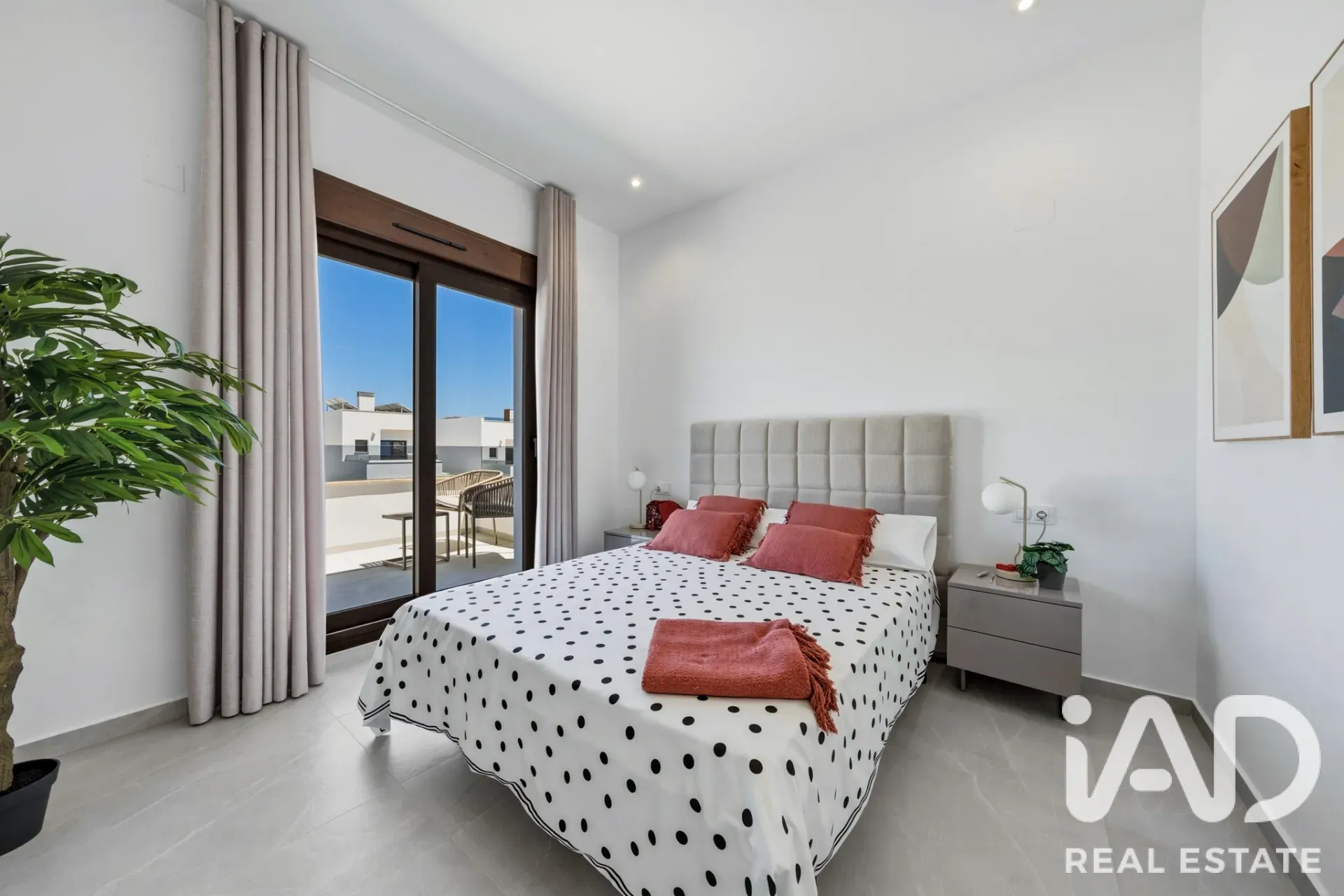 Modern 4-Bedroom Villa with Pool and Garden in Orihuela Spain - View image 16 of 39