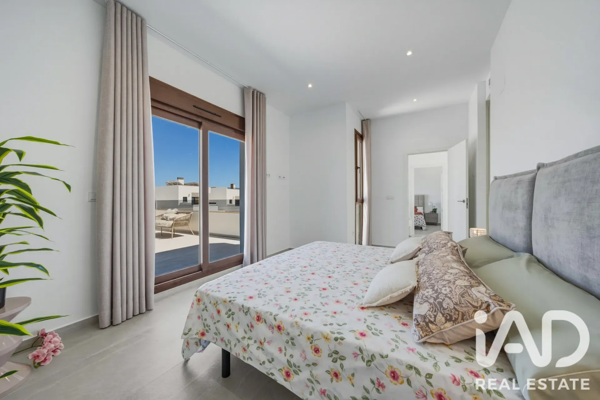 Modern 4-Bedroom Villa with Pool and Garden in Orihuela Spain - View image 22 of 39