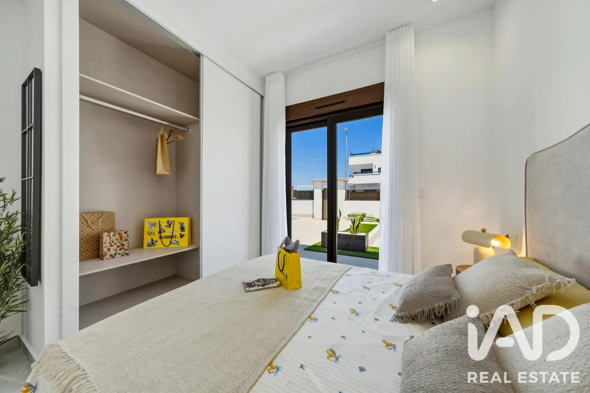 Modern 4-Bedroom Villa with Pool and Garden in Orihuela Spain - View image 27 of 39