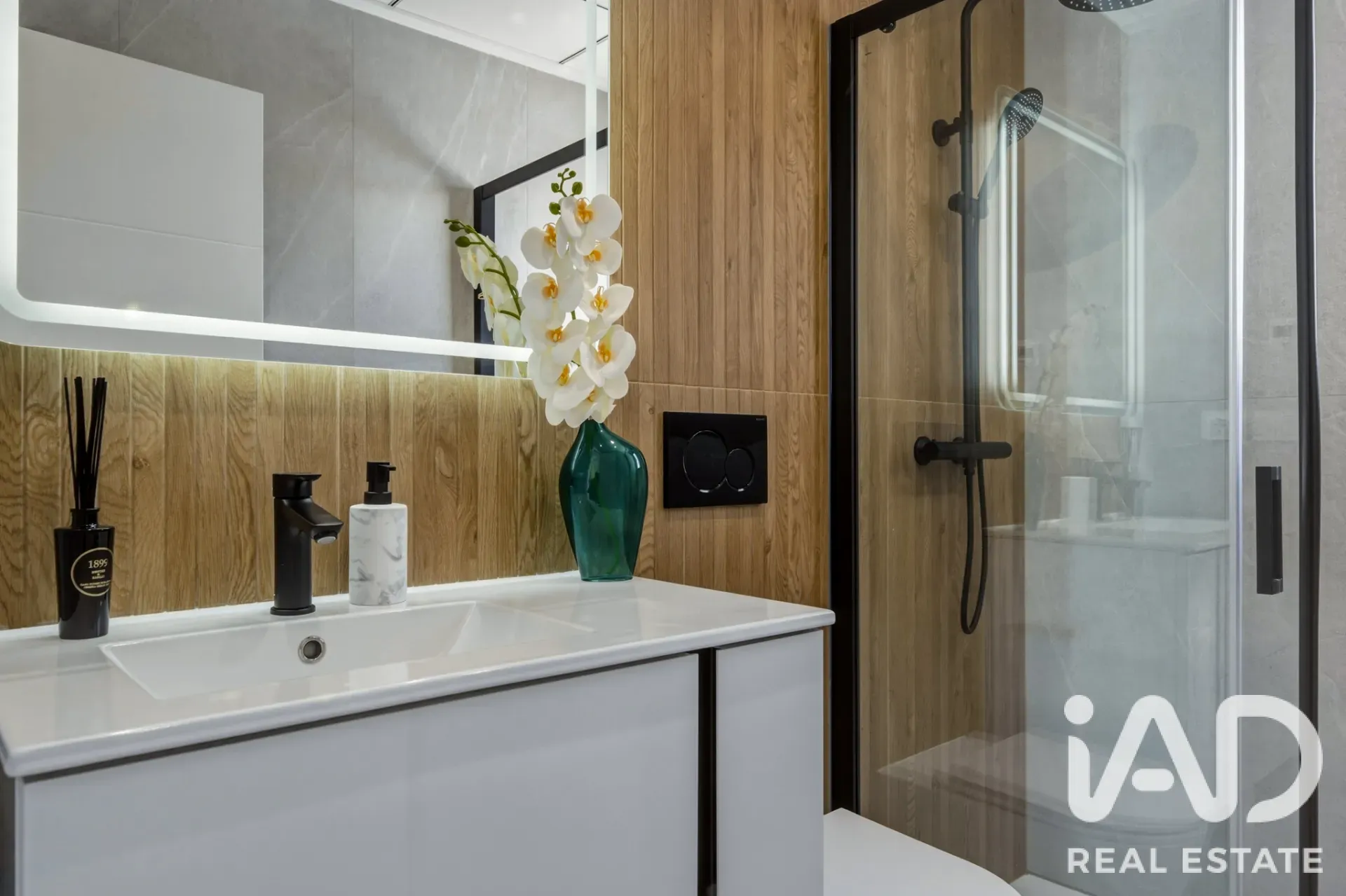 Modern 4-Bedroom Villa with Pool and Garden in Orihuela Spain - View image 28 of 39