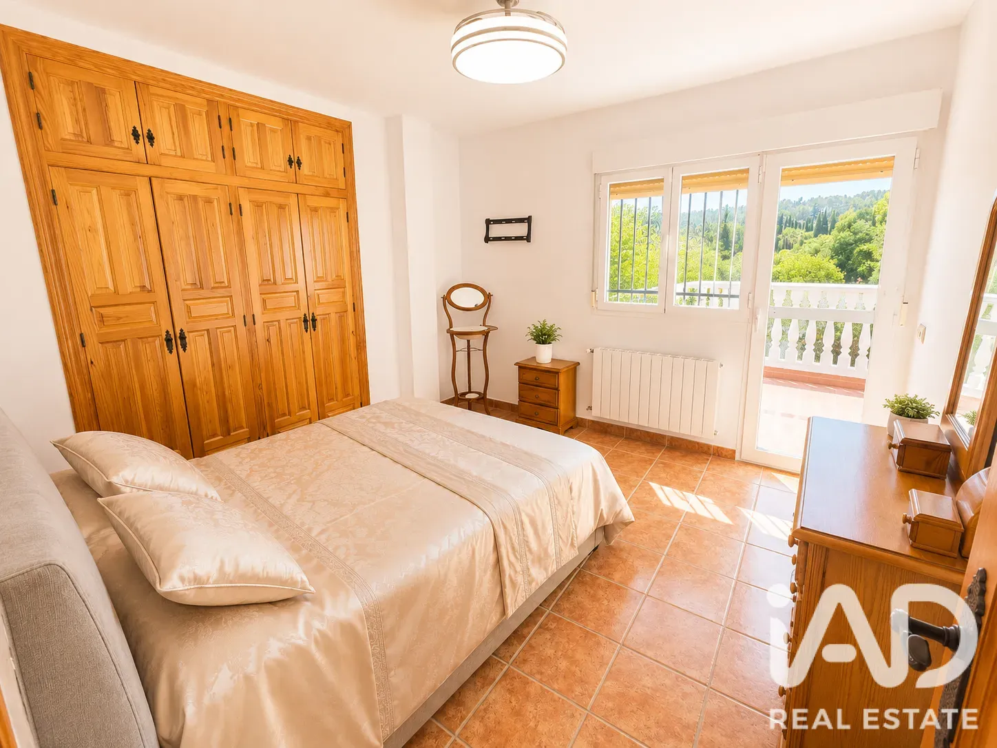 Spacious 6-Bedroom Villa with Pool and Gardens in Cehegín, Spain - View image 6 of 34