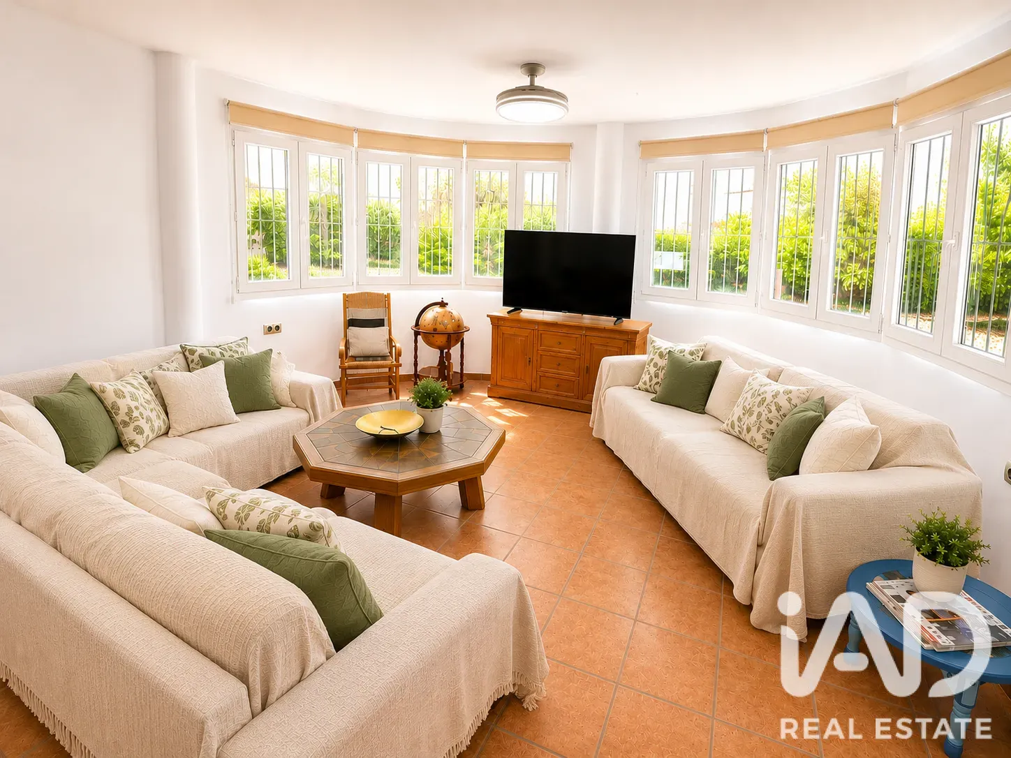Spacious 6-Bedroom Villa with Pool and Gardens in Cehegín, Spain - View image 13 of 34