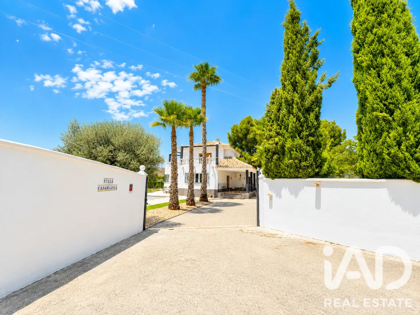 Spacious 6-Bedroom Villa with Pool and Gardens in Cehegín, Spain - View image 23 of 34