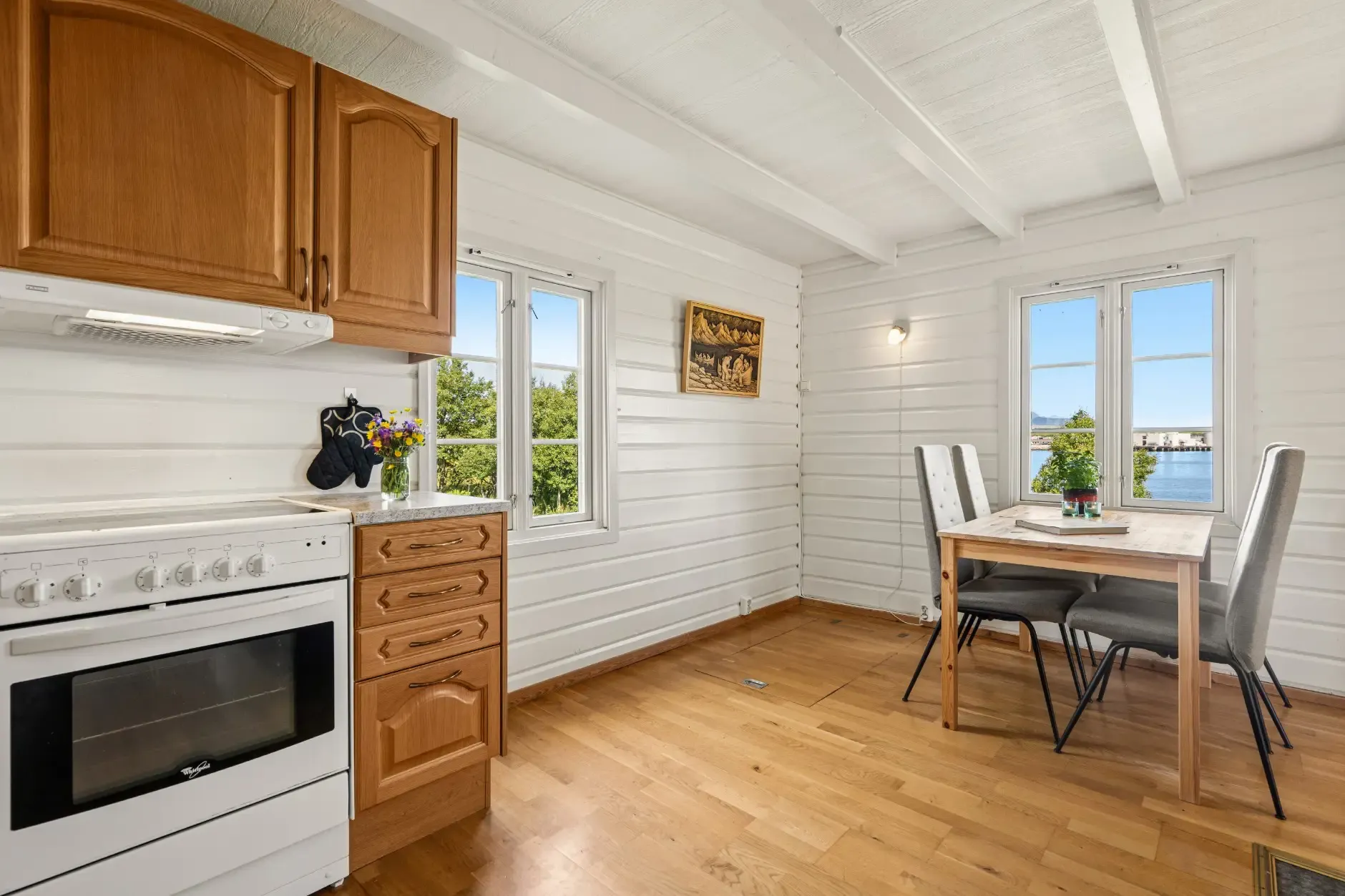 1940s Coastal Retreat with Expansive Lot in Vannvåg, Norway - View image 14 of 35