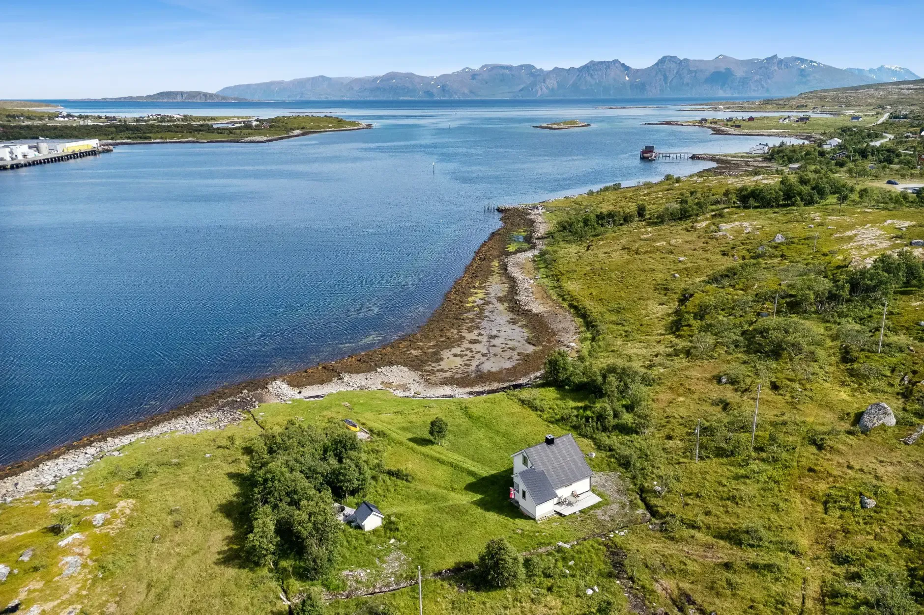 1940s Coastal Retreat with Expansive Lot in Vannvåg, Norway - View image 30 of 35