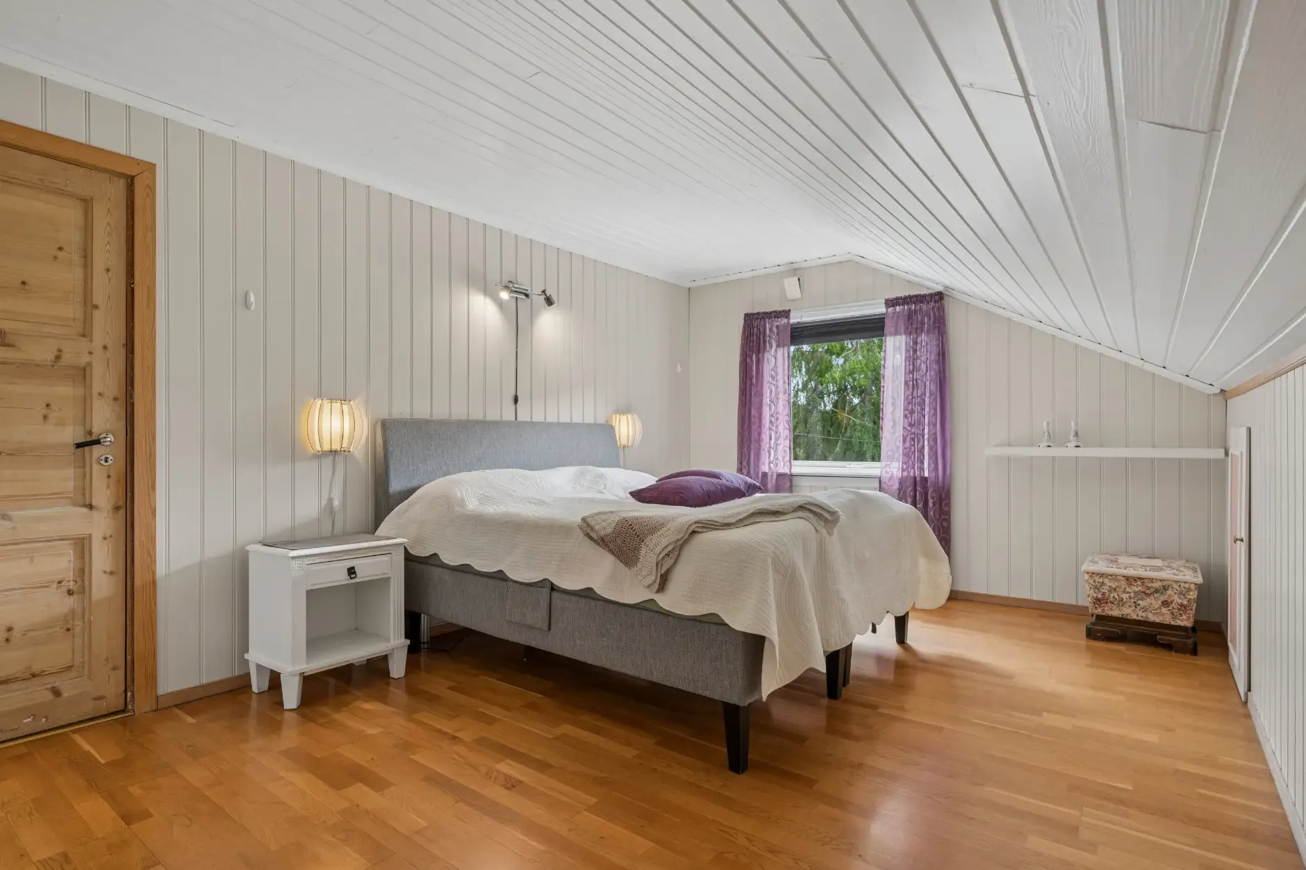 Hus fra 1920’erne i Hønefoss med have, terrasse og parkeringsplads i kælderen - Vis billede 23 af 37