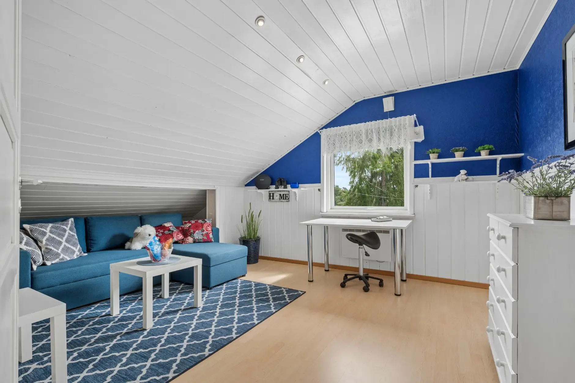 Hus fra 1920’erne i Hønefoss med have, terrasse og parkeringsplads i kælderen - Vis billede 25 af 37
