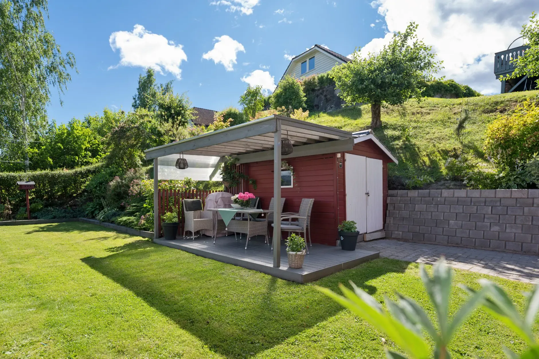 Hus fra 1920’erne i Hønefoss med have, terrasse og parkeringsplads i kælderen - Vis billede 31 af 37