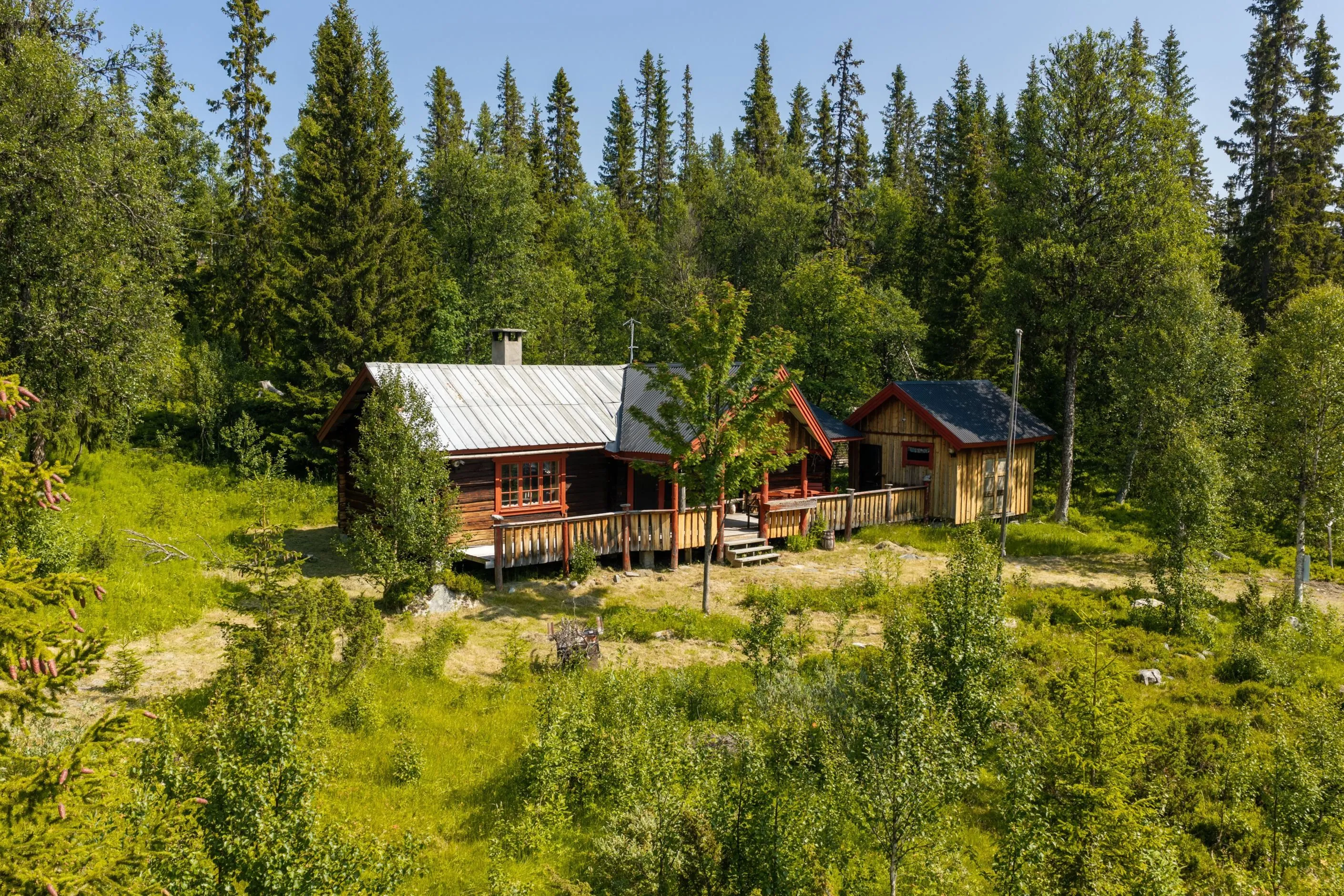 1960s Country House Near Skiing in Hede with Expansive Garden - Image 1