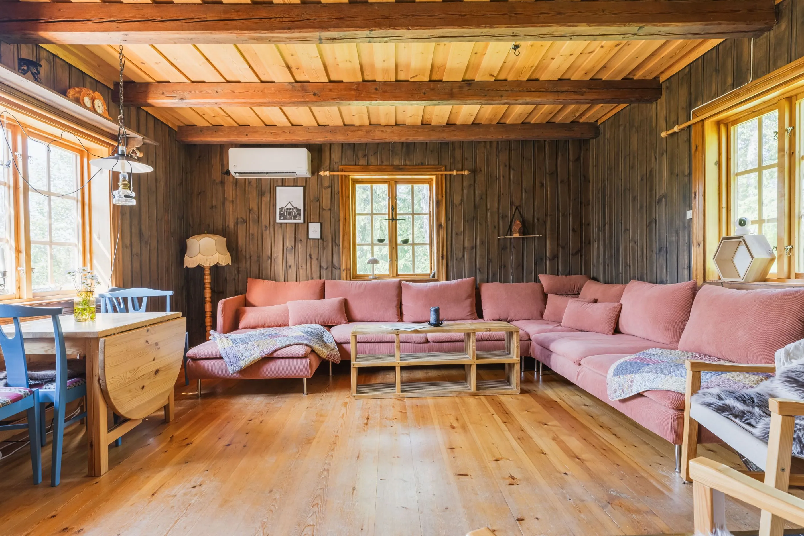 1960s Country House Near Skiing in Hede with Expansive Garden - Image 4