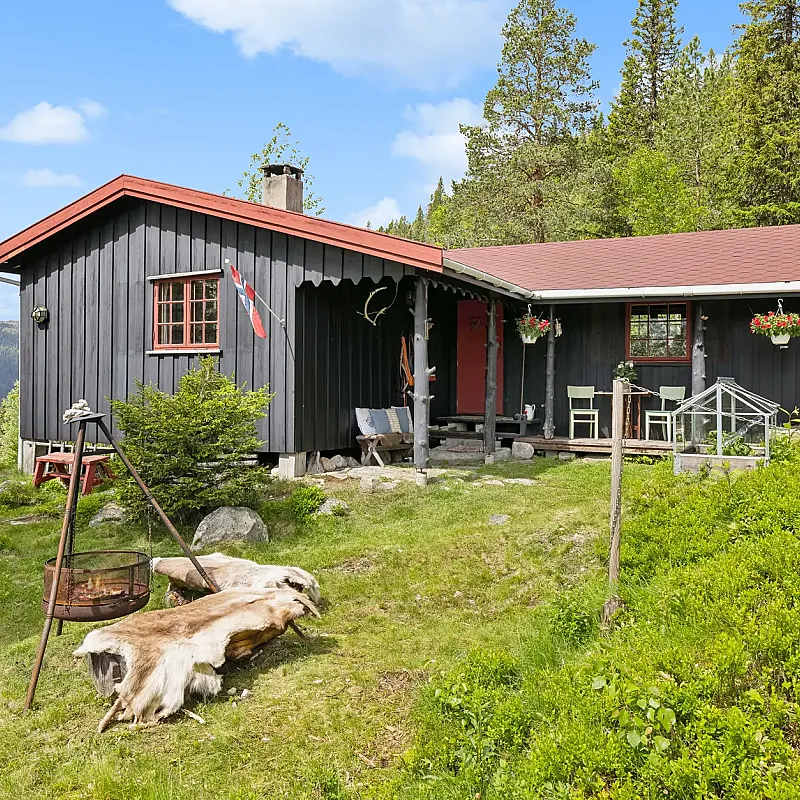 Chalet degli anni '70 con due camere da letto e ampio terreno a Eggedal, Norvegia