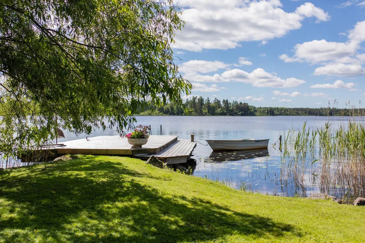 Historic 4-Bedroom Farmhouse with Expansive Land and Private Jetty in Väddö - Image 3