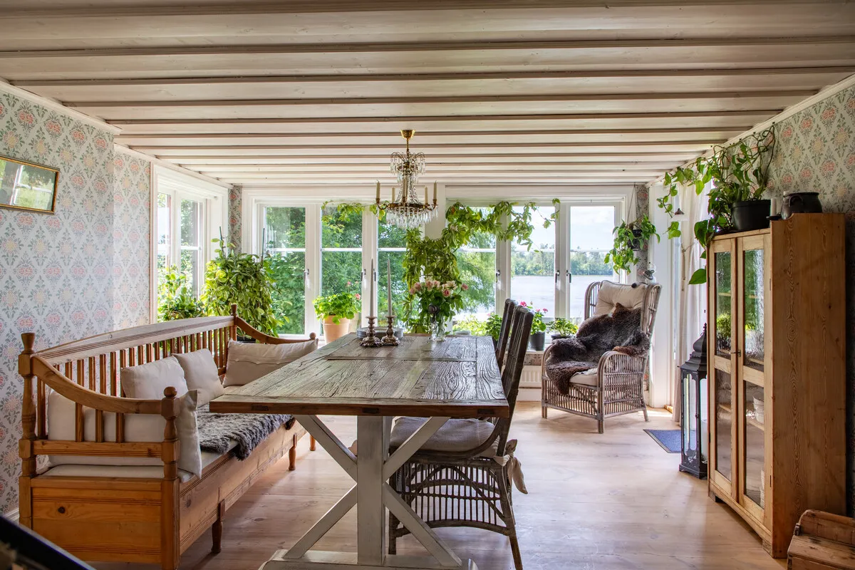 Historic 4-Bedroom Farmhouse with Expansive Land and Private Jetty in Väddö - View image 8 of 64
