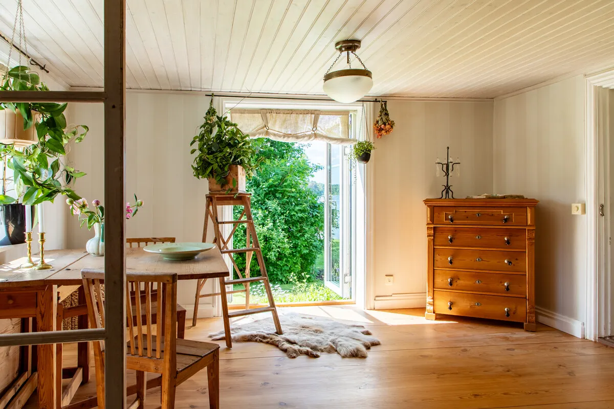 Historic 4-Bedroom Farmhouse with Expansive Land and Private Jetty in Väddö - View image 14 of 64
