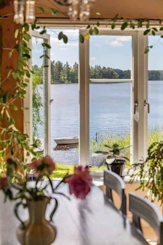 Historic 4-Bedroom Farmhouse with Expansive Land and Private Jetty in Väddö - View image 18 of 64