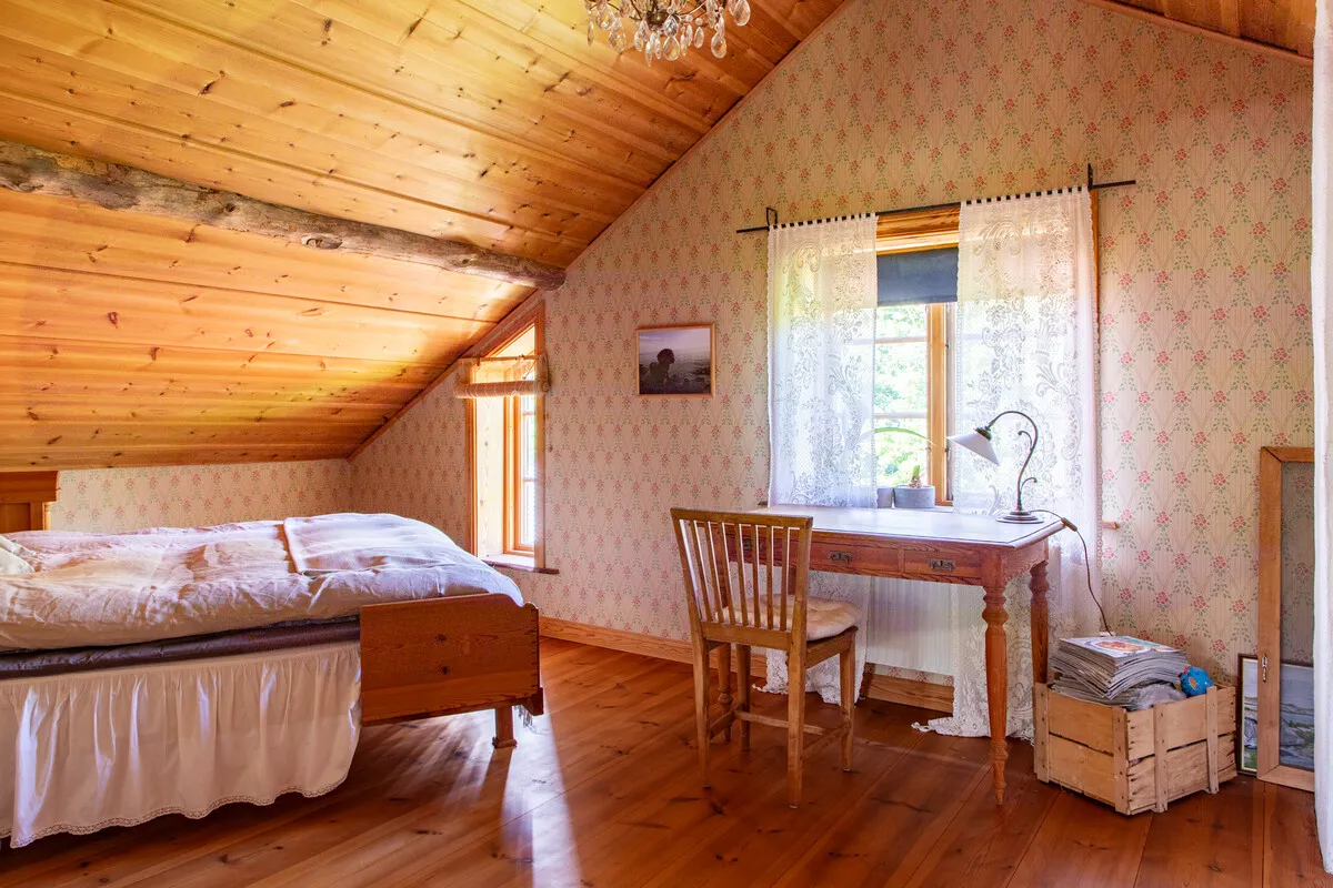 Historic 4-Bedroom Farmhouse with Expansive Land and Private Jetty in Väddö - View image 23 of 64