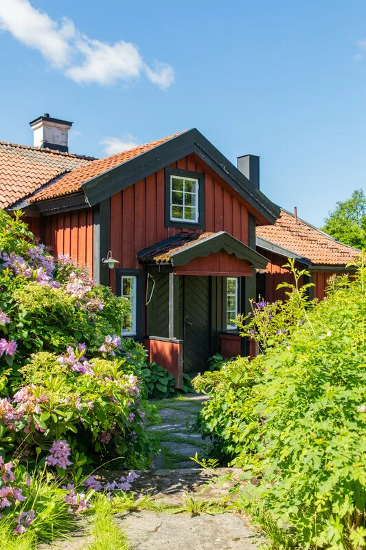 Historic 4-Bedroom Farmhouse with Expansive Land and Private Jetty in Väddö - View image 24 of 64