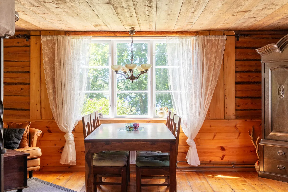Historic 4-Bedroom Farmhouse with Expansive Land and Private Jetty in Väddö - View image 29 of 64