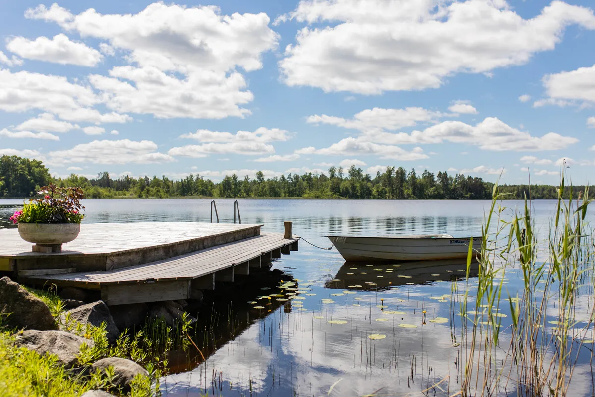 Historic 4-Bedroom Farmhouse with Expansive Land and Private Jetty in Väddö - View image 46 of 64