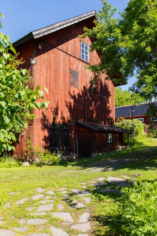 Historic 4-Bedroom Farmhouse with Expansive Land and Private Jetty in Väddö - View image 48 of 64