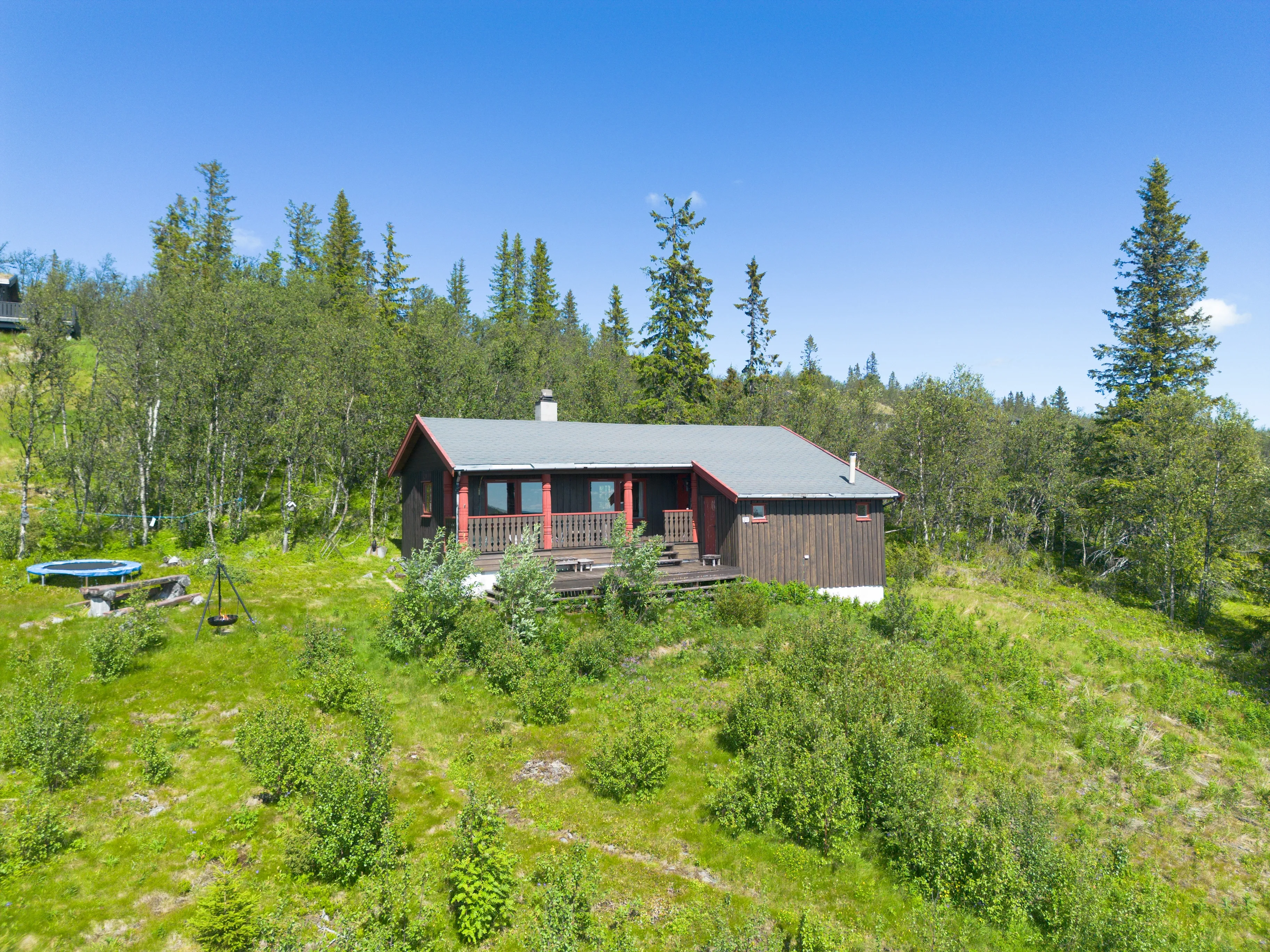 1978 Cabin with Scenic Views in Valdres, Norway – Ideal for Renovation - Image 1