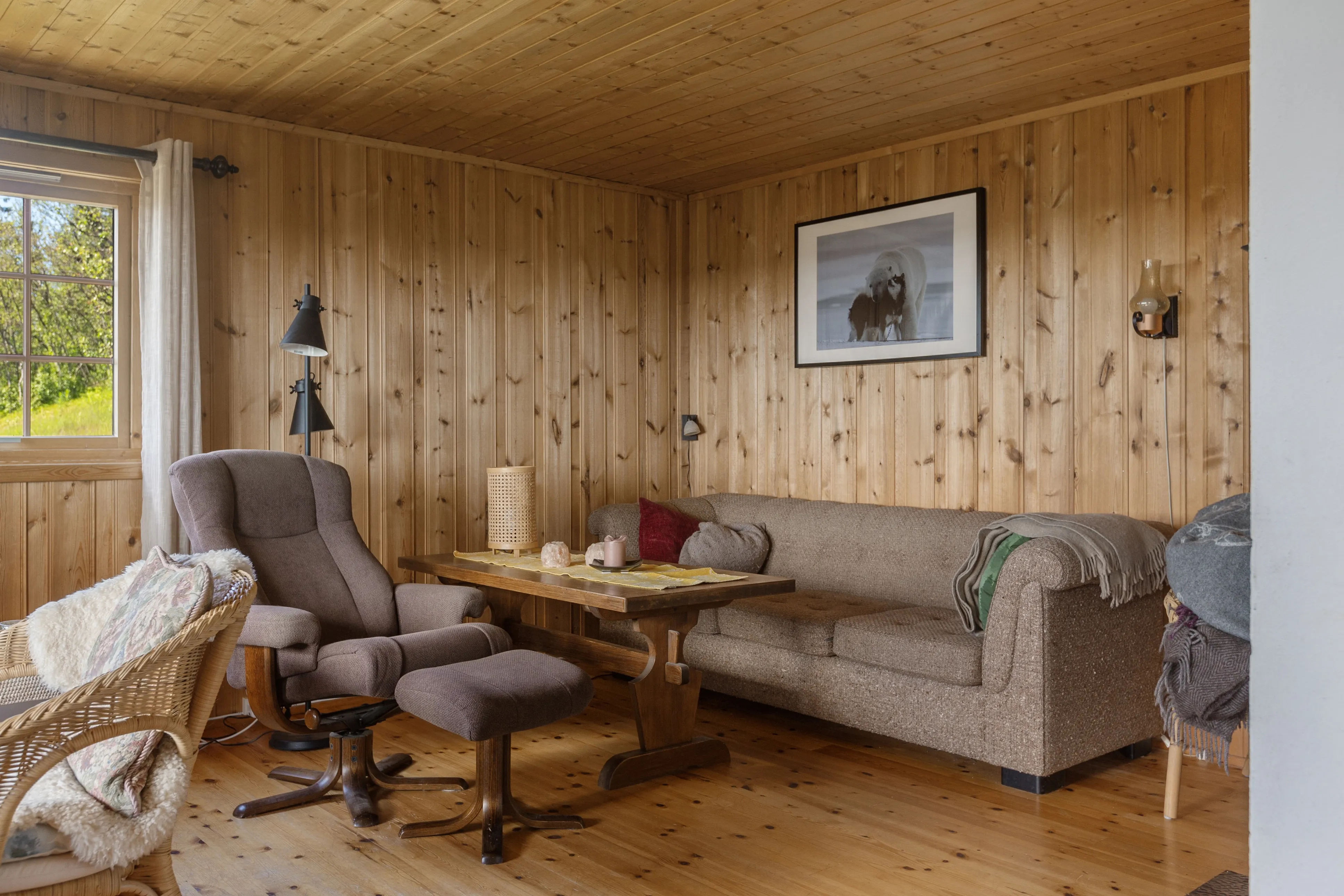 1978 Cabin with Scenic Views in Valdres, Norway – Ideal for Renovation - View image 12 of 32