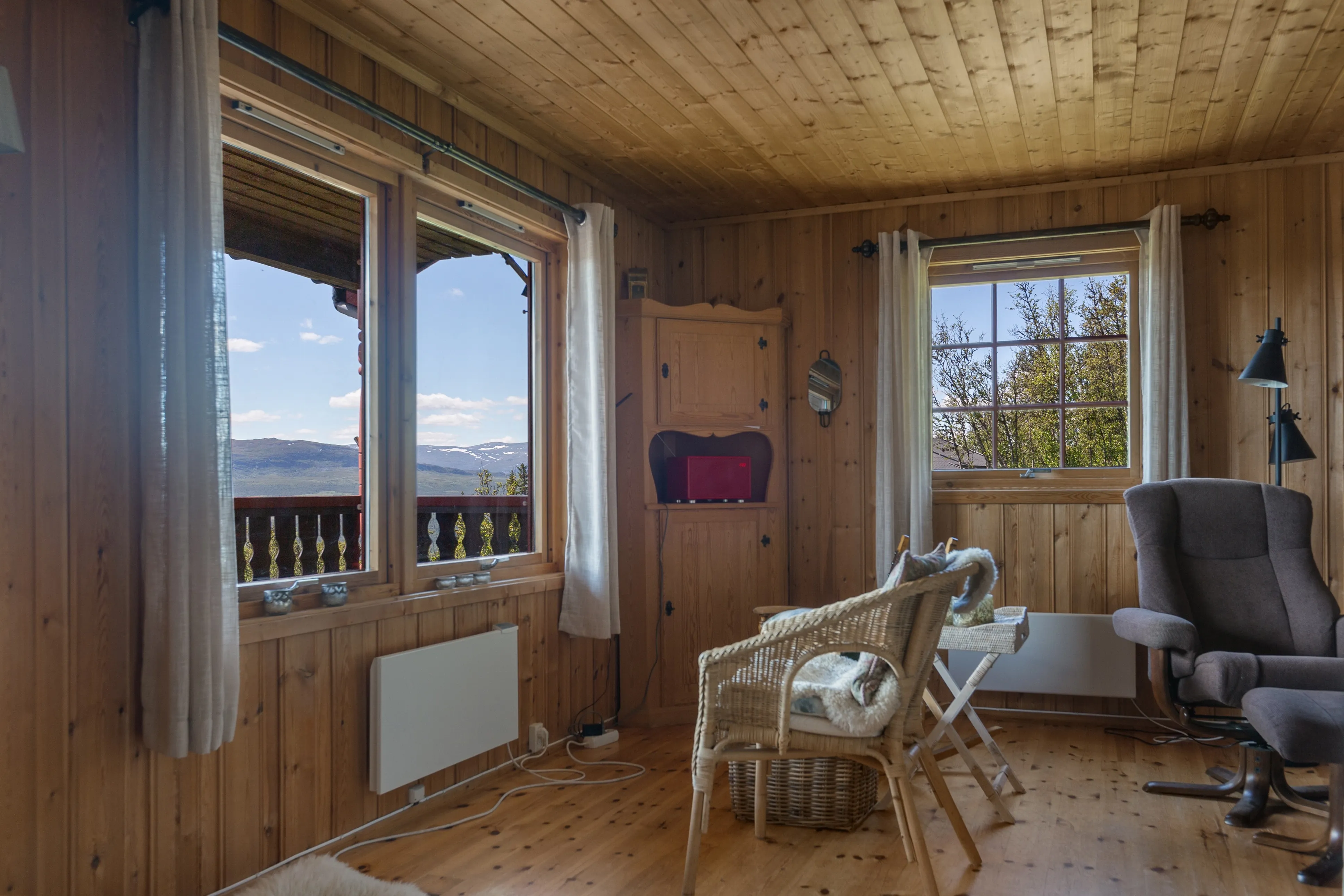 1978 Cabin with Scenic Views in Valdres, Norway – Ideal for Renovation - View image 14 of 32