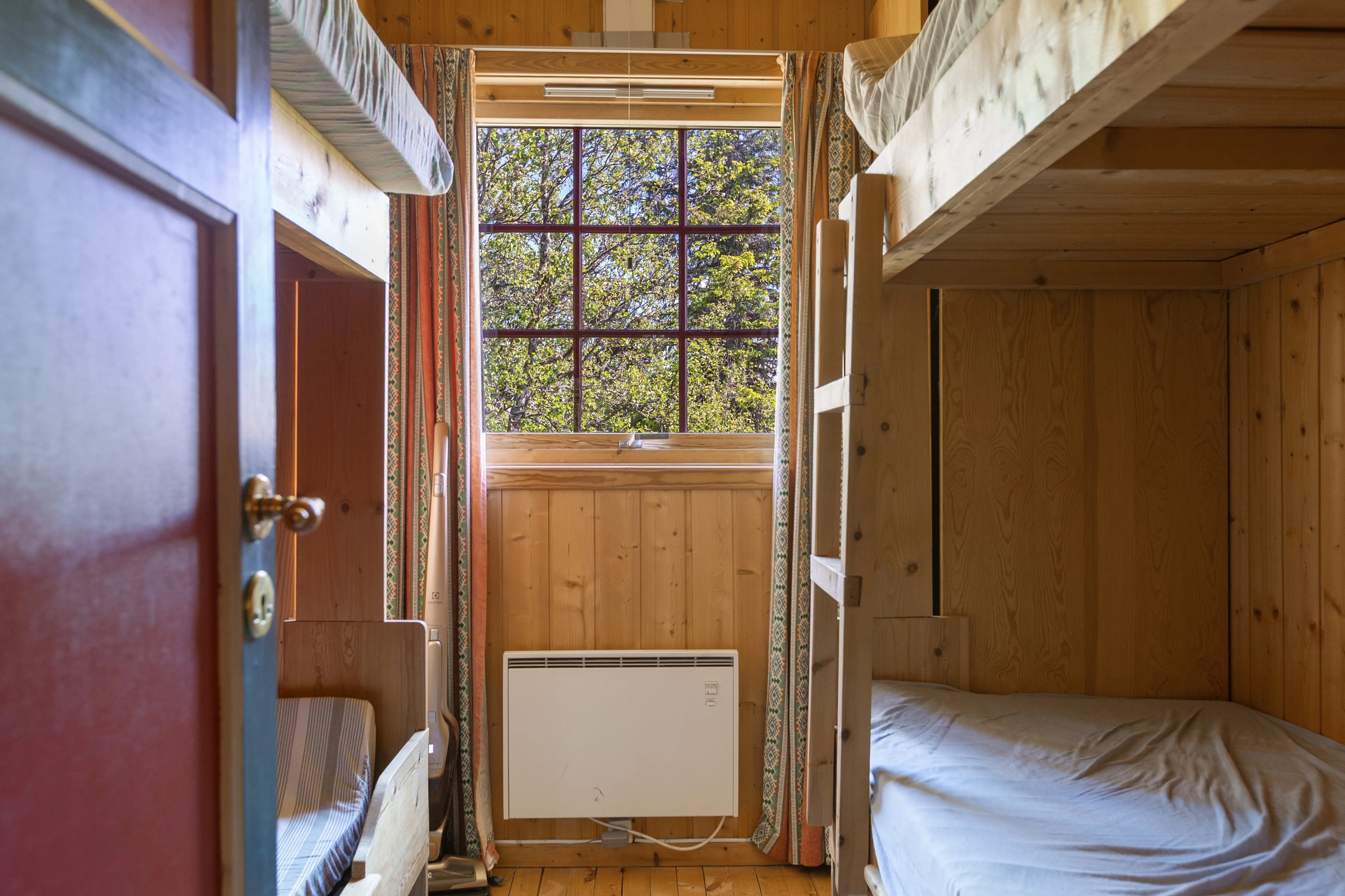 1978 Cabin with Scenic Views in Valdres, Norway – Ideal for Renovation - View image 20 of 32