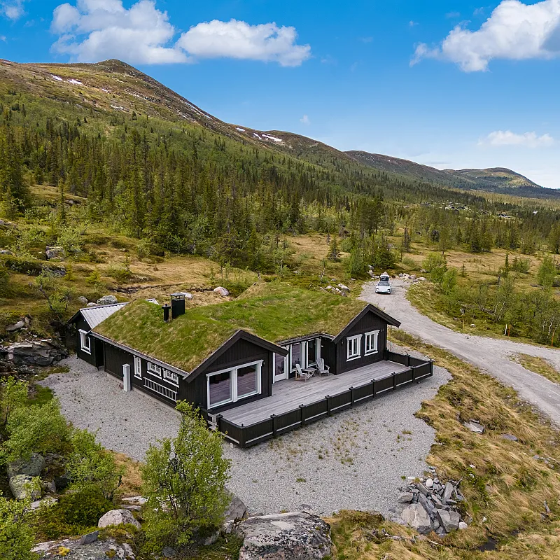 Modern 4-Bedroom Cabin with Terrace in Norway's Scenic Øvre Reinsjøfjell
