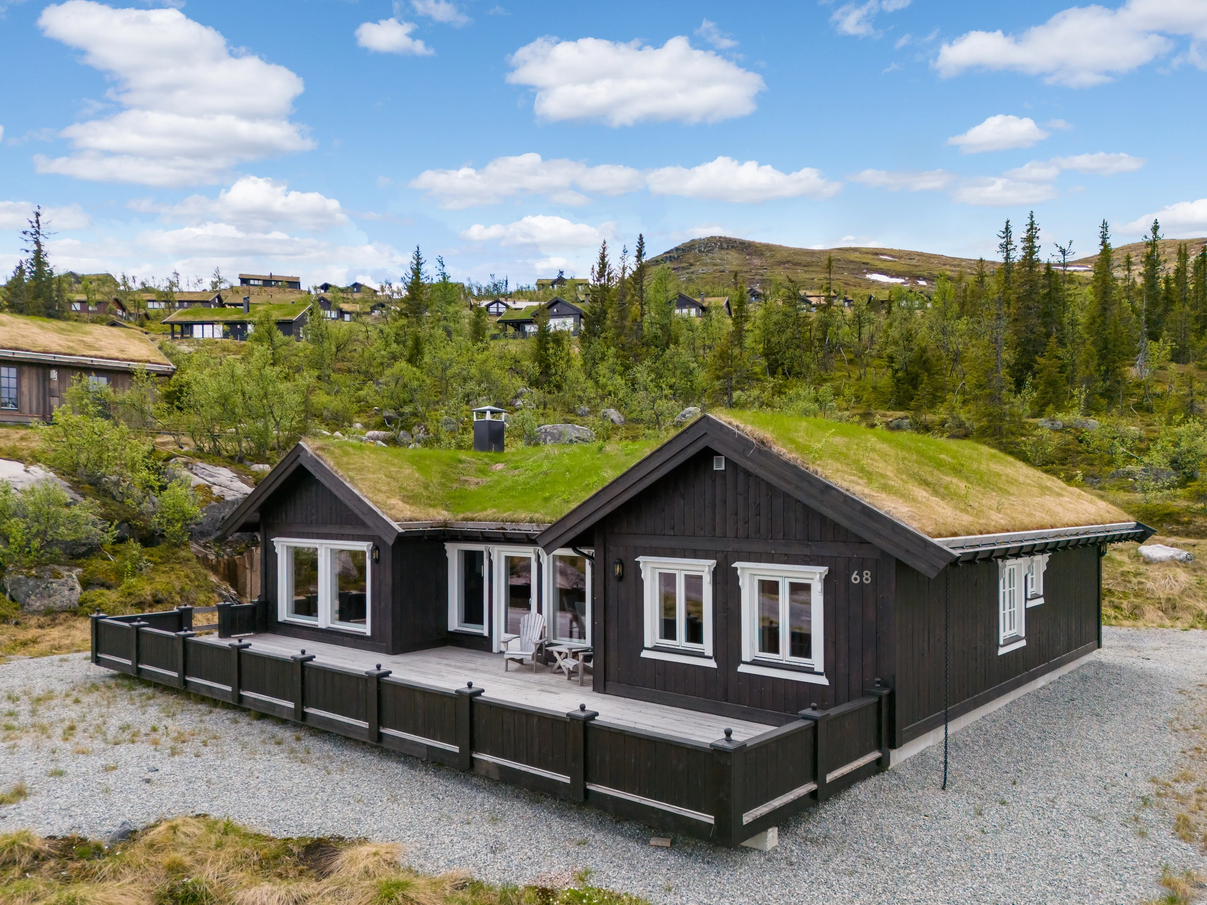Modern 4-Bedroom Cabin with Terrace in Norway's Scenic Øvre Reinsjøfjell - View image 9 of 43