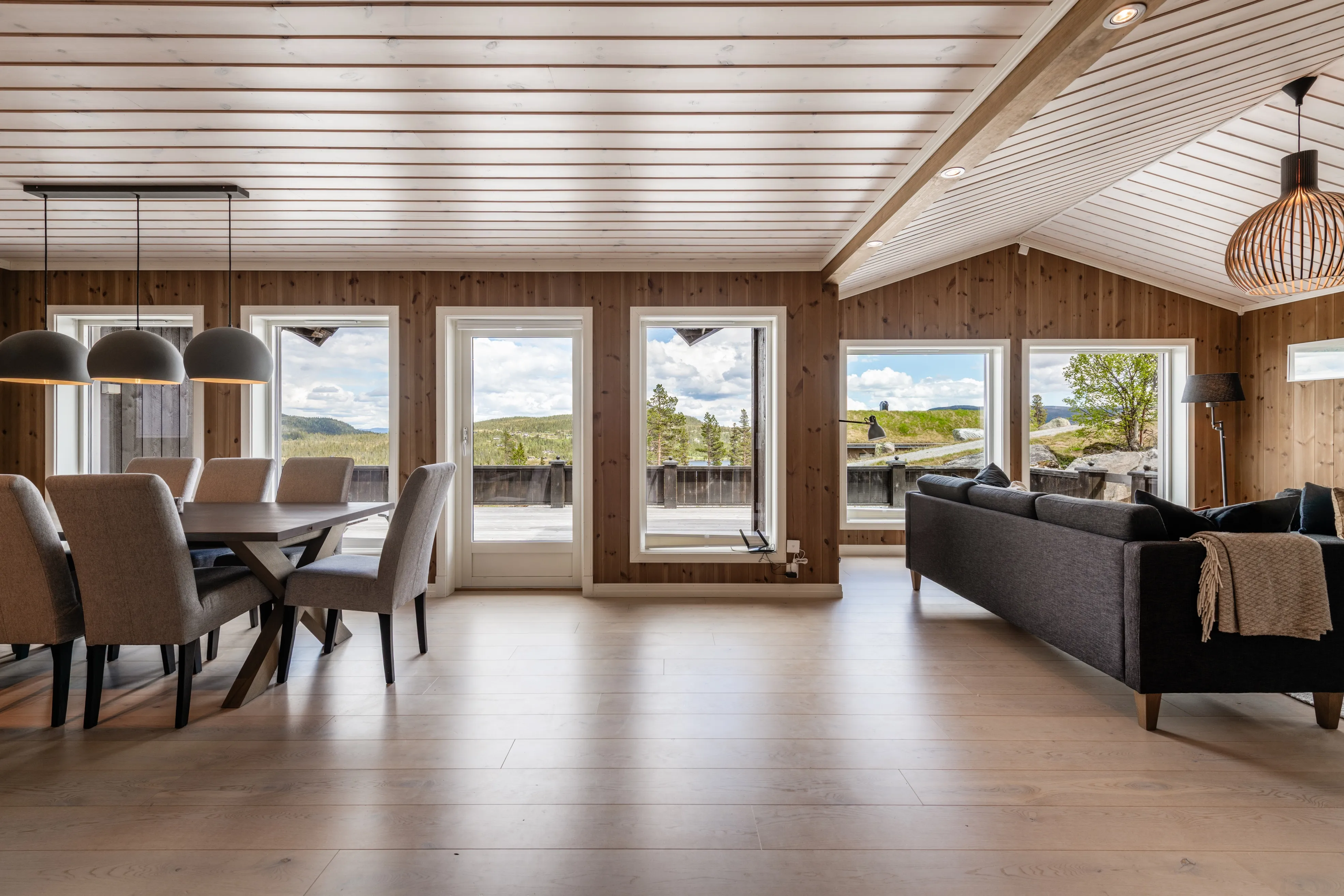 Modern 4-Bedroom Cabin with Terrace in Norway's Scenic Øvre Reinsjøfjell - View image 14 of 43