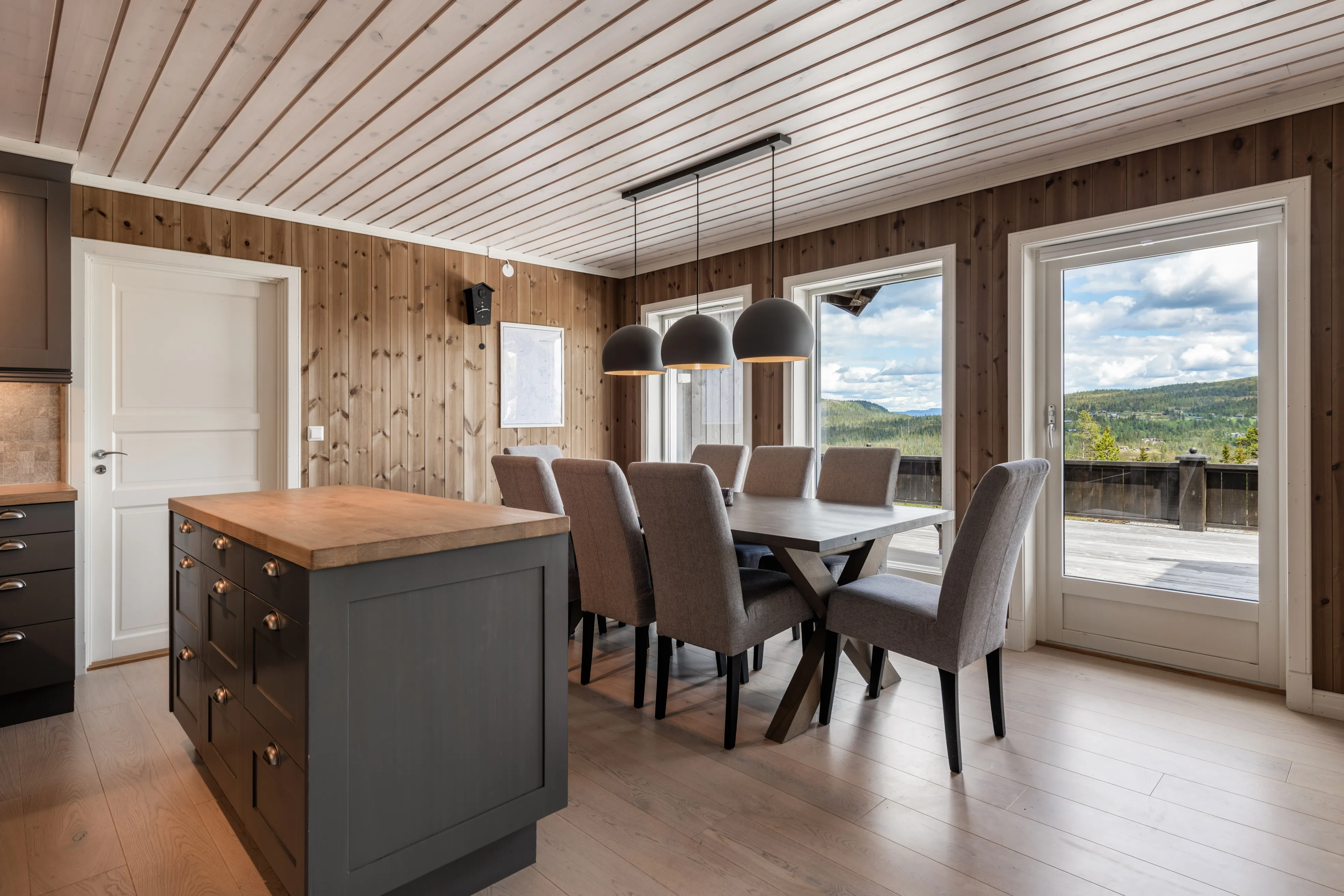 Modern 4-Bedroom Cabin with Terrace in Norway's Scenic Øvre Reinsjøfjell - View image 21 of 43