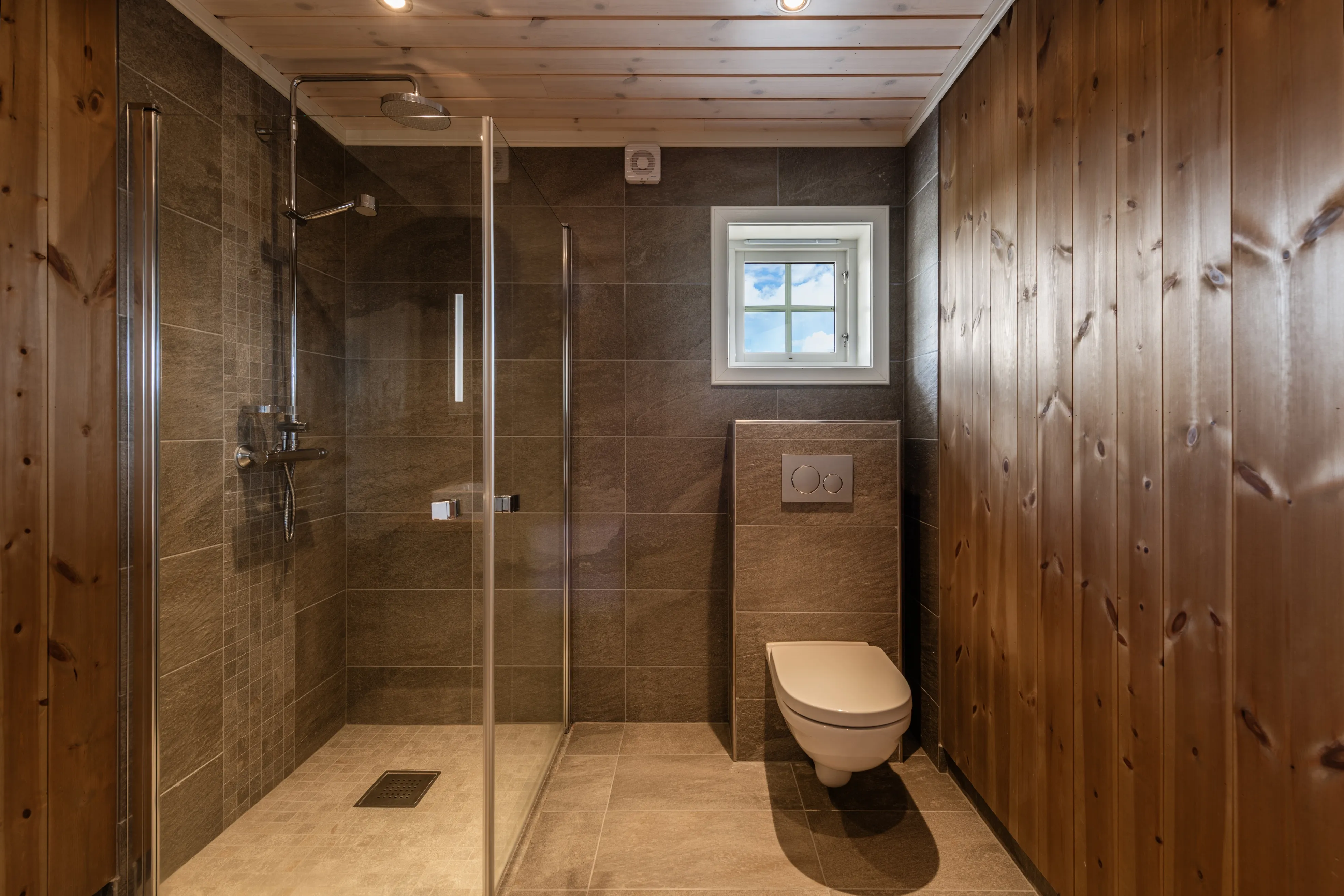 Modern 4-Bedroom Cabin with Terrace in Norway's Scenic Øvre Reinsjøfjell - View image 34 of 43