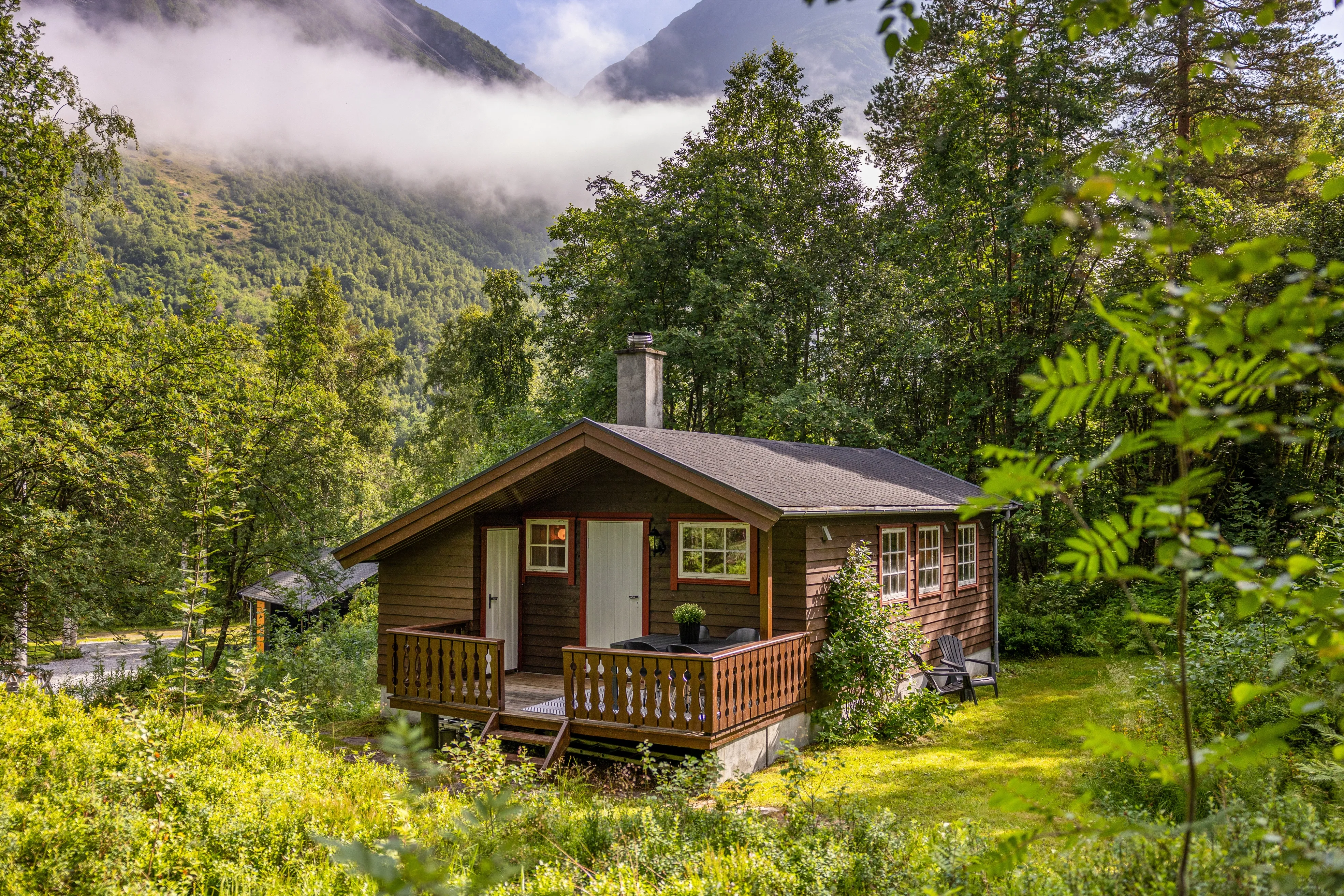Norwegische Hütte aus den 1970er Jahren mit Terrasse im malerischen Valldal - Image 2