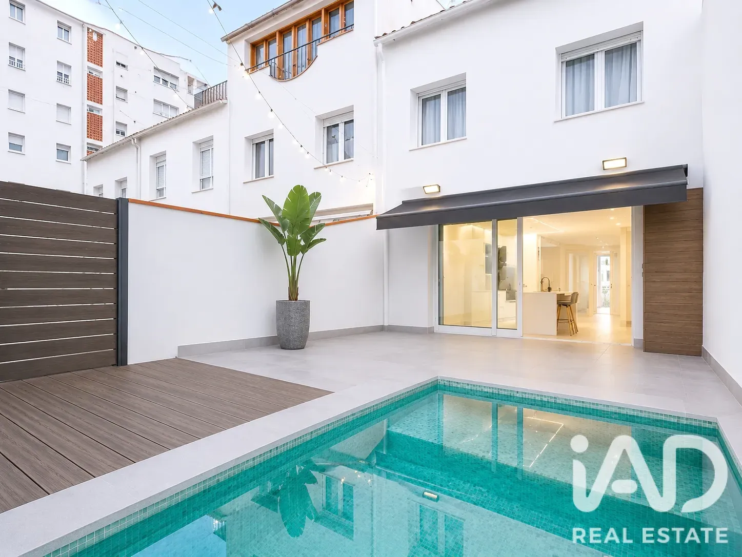 Modern 4-Bedroom House with Pool and Terrace in Sabadell - Image 2
