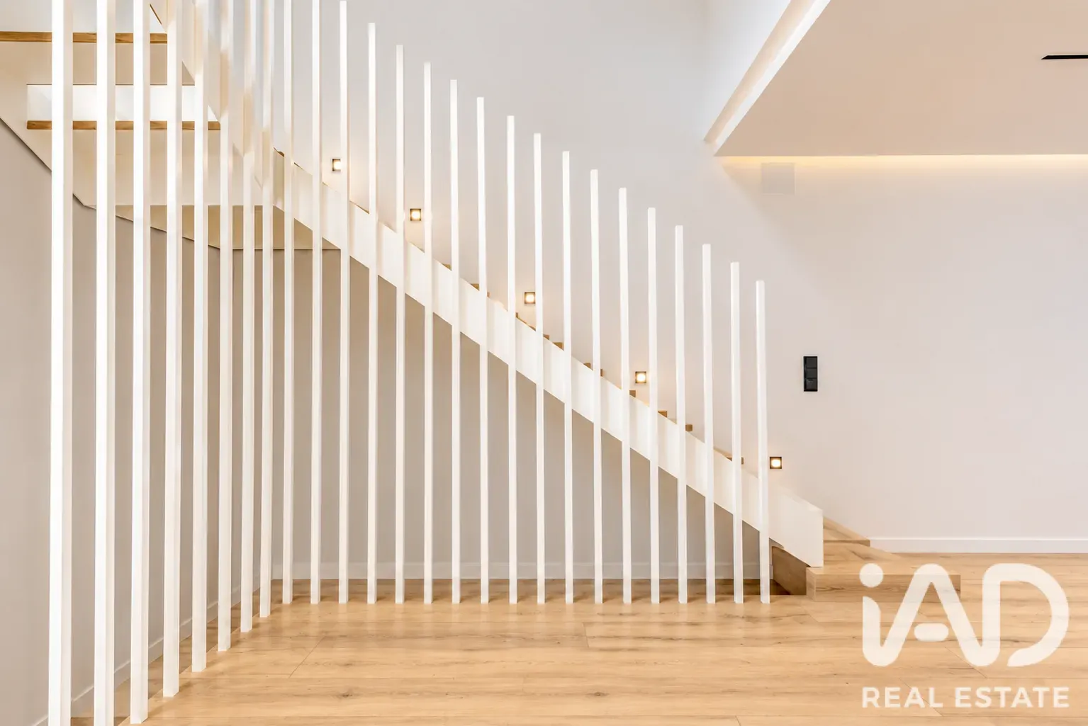 Modern 4-Bedroom House with Pool and Terrace in Sabadell - View image 17 of 39