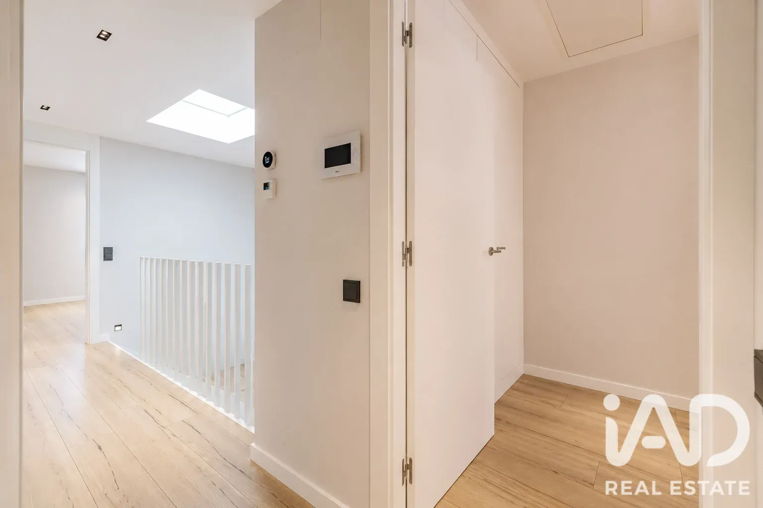Modern 4-Bedroom House with Pool and Terrace in Sabadell - View image 19 of 39