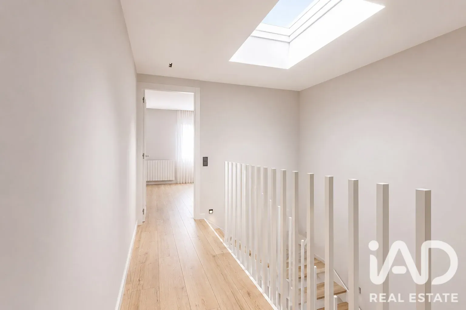 Modern 4-Bedroom House with Pool and Terrace in Sabadell - View image 21 of 39