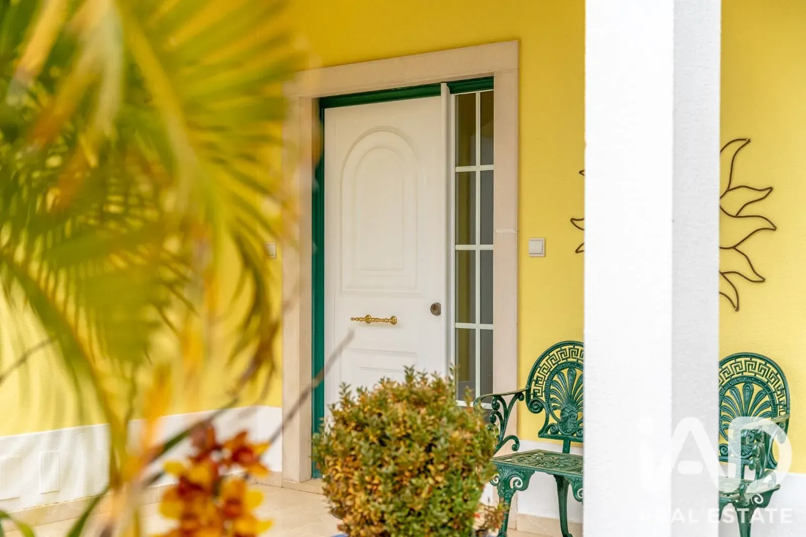 Modernt hus med 4 sovrum, trädgård och havsutsikt i kuststaden Ericeira - Visa bild 9 av 33