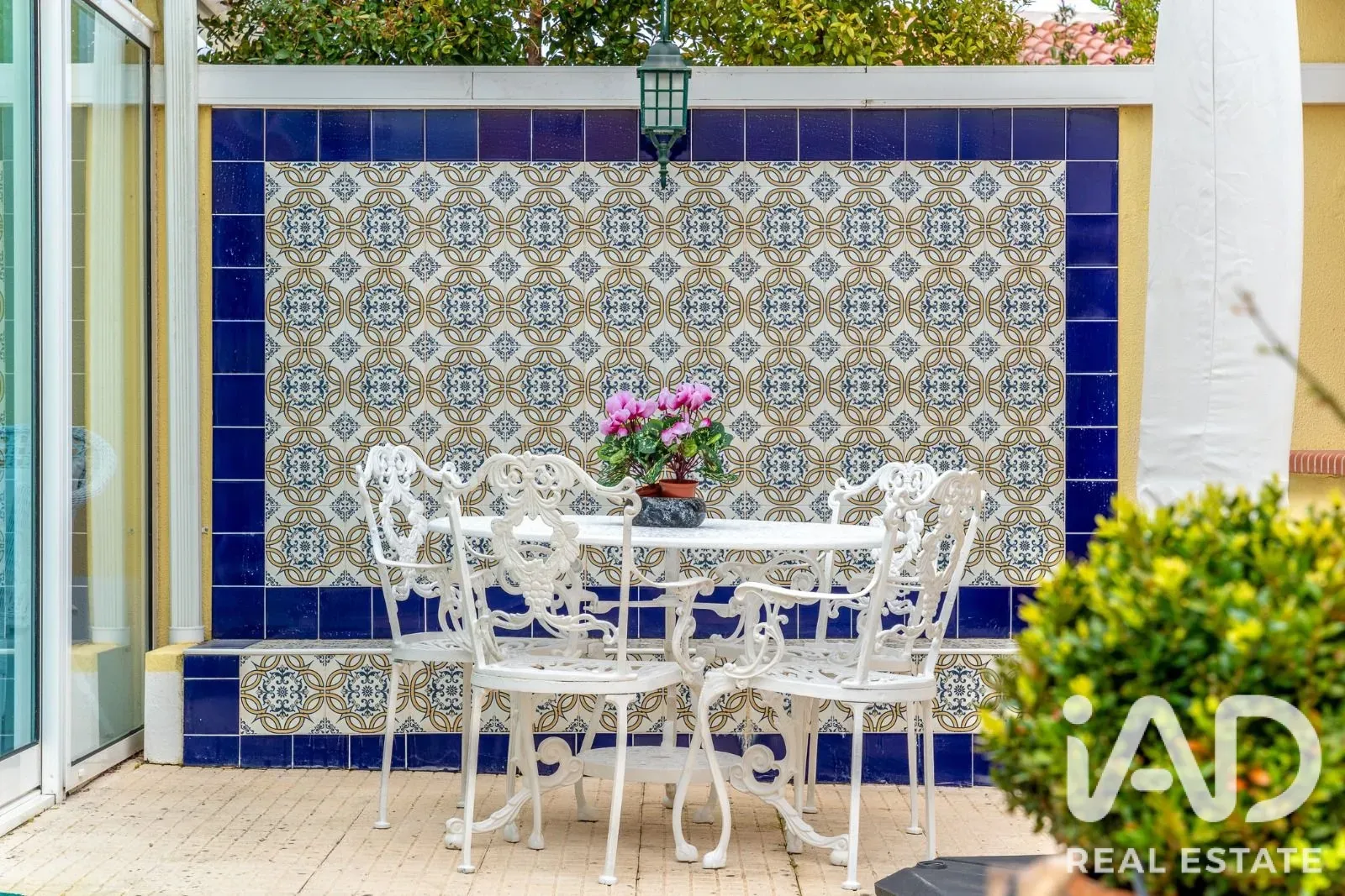 Modernt hus med 4 sovrum, trädgård och havsutsikt i kuststaden Ericeira - Visa bild 25 av 33