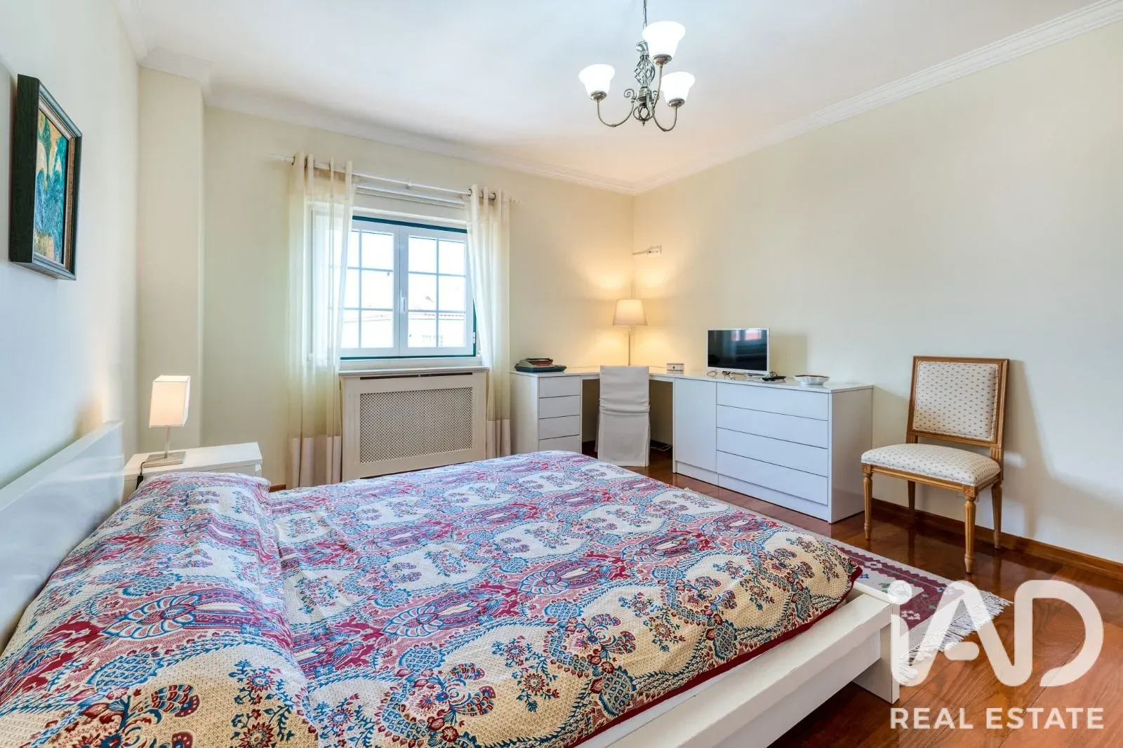 Modernt hus med 4 sovrum, trädgård och havsutsikt i kuststaden Ericeira - Visa bild 30 av 33
