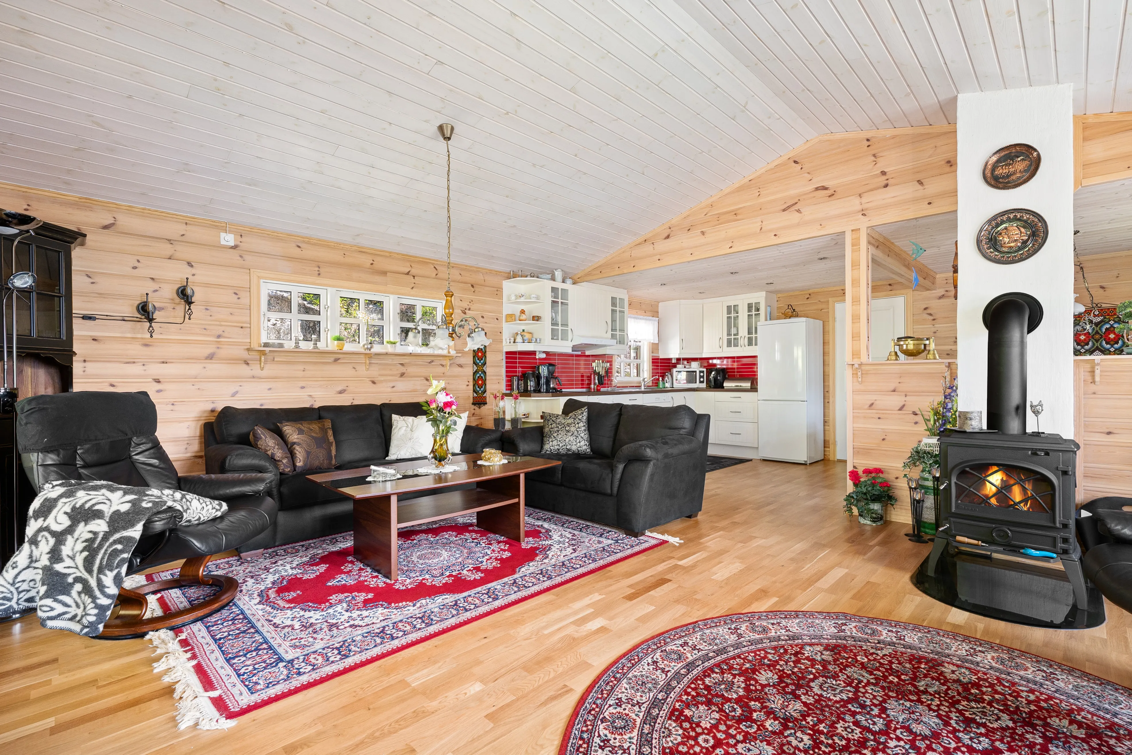 Casa norvegese del 2010 con ampia terrazza e vista panoramica a Eidsvåg - Visualizza immagine 7 di 31