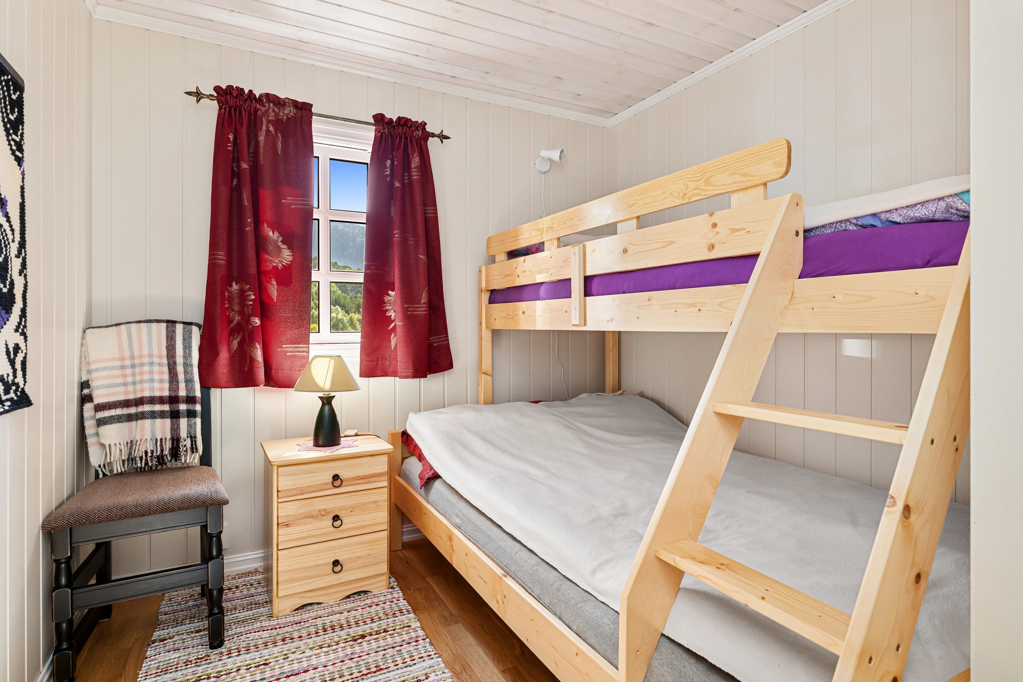 Casa norvegese del 2010 con ampia terrazza e vista panoramica a Eidsvåg - Visualizza immagine 15 di 31