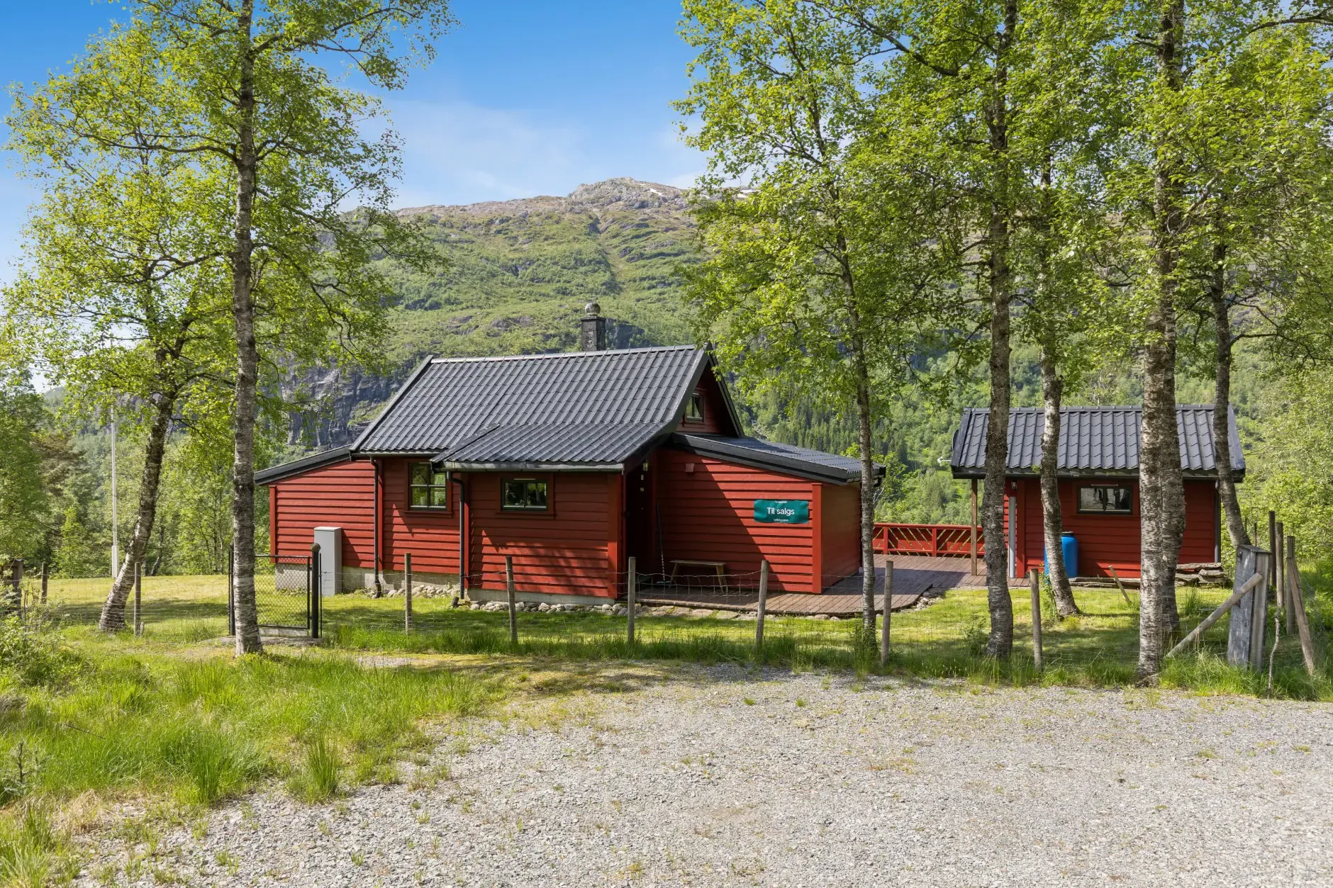 Bungalow des années 1950 avec un vaste jardin, situé dans le cadre pittoresque de Sauda - Voir l'image 6 sur 30