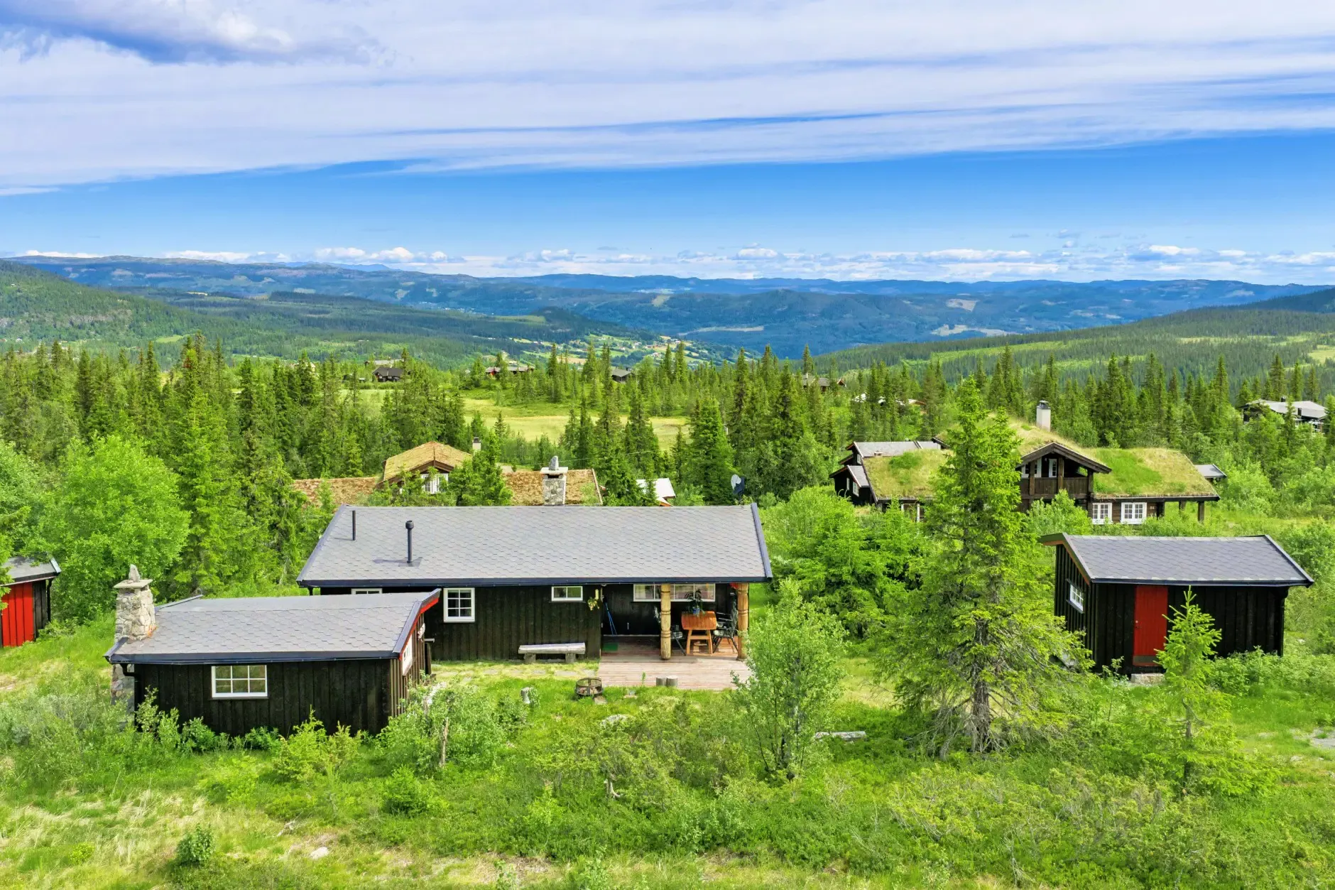 1960s Country House with Modern Comforts in Norway's Scenic Fjellstølen - Image 1