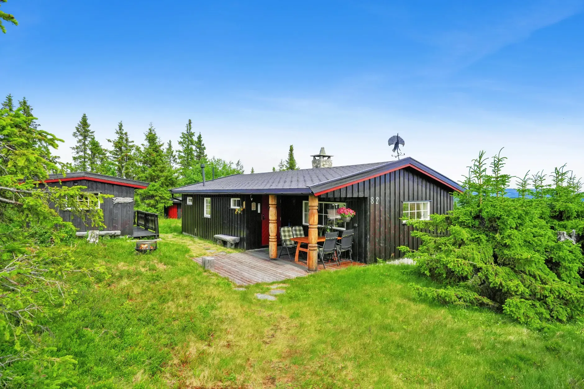 1960s Country House with Modern Comforts in Norway's Scenic Fjellstølen - Image 3