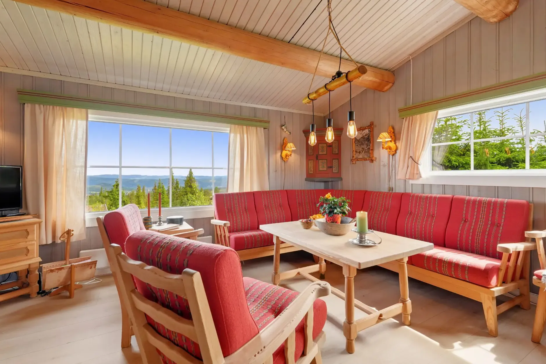 1960s Country House with Modern Comforts in Norway's Scenic Fjellstølen - View image 7 of 29