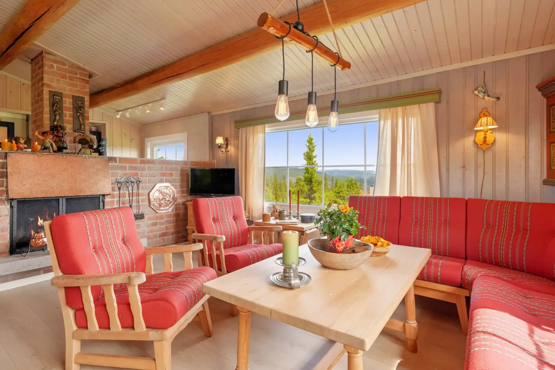 1960s Country House with Modern Comforts in Norway's Scenic Fjellstølen - View image 8 of 29